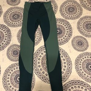 Lululemon pants size 6 teal and green